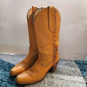Vintage Frye Fringe Leather Heeled  Cowboy Western Boots Women's Size 7.5 Tan